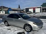 Toyota Camry 2002 годаүшін4 900 000 тг. в Семей – фото 2