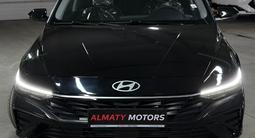 Hyundai Elantra Luxe 2023 года за 9 200 000 тг. в Шымкент – фото 2