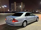 Mercedes-Benz S 320 2001 годаүшін4 500 000 тг. в Жанаозен – фото 2