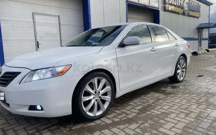 Toyota Camry 2008 года за 3 700 000 тг. в Уральск