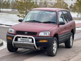 Toyota RAV4 1995 годаүшін3 200 000 тг. в Астана – фото 2