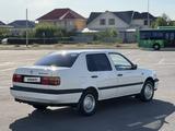 Volkswagen Vento 1997 года за 1 270 000 тг. в Алматы – фото 2