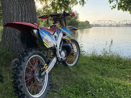 Honda  CR 250R 1998 года за 1 000 000 тг. в Усть-Каменогорск