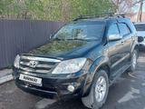 Toyota Fortuner 2006 года за 7 500 000 тг. в Жезказган