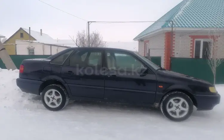 Volkswagen Passat 1995 года за 1 500 000 тг. в Актобе