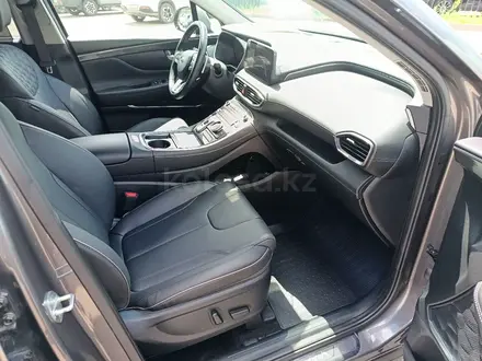 Hyundai Santa Fe 2023 года за 17 200 000 тг. в Костанай – фото 20