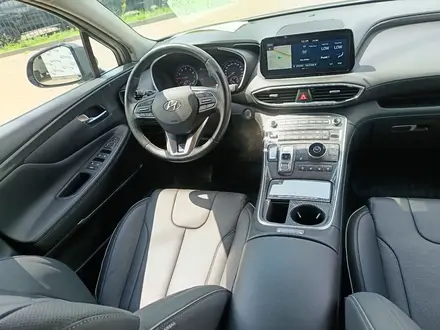Hyundai Santa Fe 2023 года за 17 200 000 тг. в Костанай – фото 27