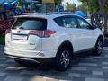 Toyota RAV4 2017 года за 9 490 000 тг. в Алматы – фото 3