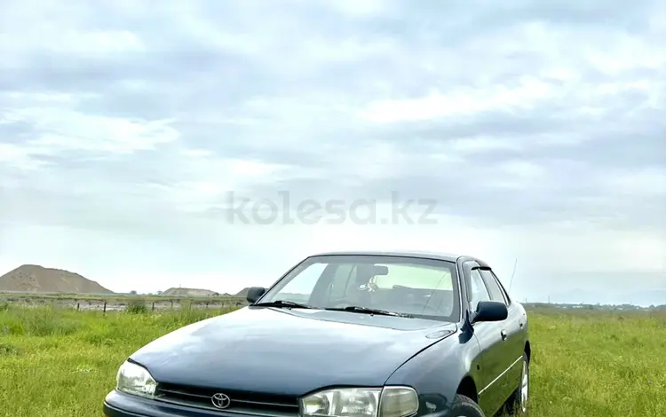 Toyota Camry 1993 годаүшін2 200 000 тг. в Есик