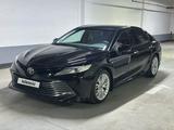 Toyota Camry 2020 года за 13 900 000 тг. в Актау