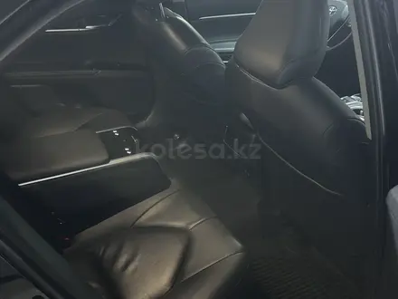 Toyota Camry 2020 года за 13 900 000 тг. в Актау – фото 11