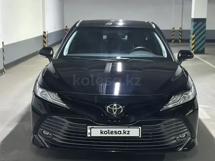 Toyota Camry 2020 года за 13 900 000 тг. в Актау – фото 3