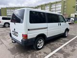 Volkswagen Multivan 1992 годаүшін3 700 000 тг. в Караганда – фото 4