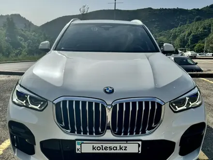 BMW X5 2022 года за 50 000 000 тг. в Алматы – фото 2