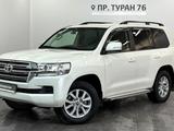 Toyota Land Cruiser Prestige 2017 годаfor27 500 000 тг. в Астана