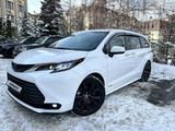 Toyota Sienna 2021 года за 25 700 000 тг. в Алматы – фото 2