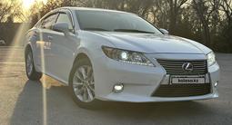 Lexus ES 300h 2014 года за 11 200 000 тг. в Алматы