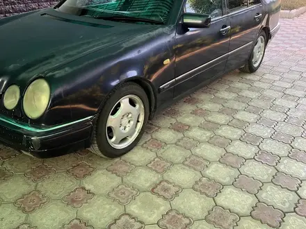 Mercedes-Benz E 280 1998 года за 2 700 000 тг. в Кордай – фото 2