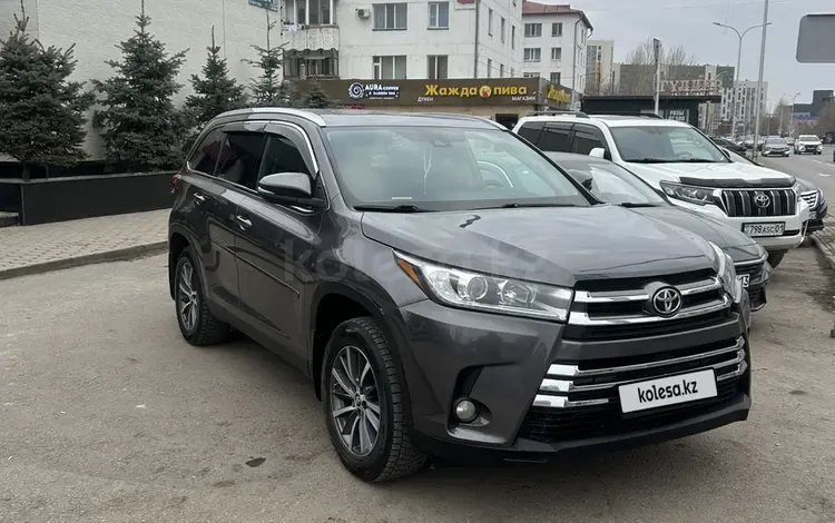 Toyota Highlander 2019 года за 16 200 000 тг. в Астана