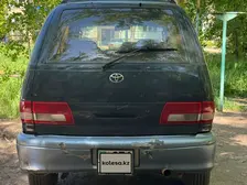Toyota Estima, 1995
