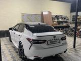 Toyota Camry 2019 года за 14 000 000 тг. в Алматы – фото 5