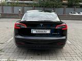 Tesla Model 3 2023 года за 17 100 000 тг. в Алматы – фото 4