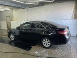 Toyota Camry 2011 года за 4 800 000 тг. в Атырау – фото 2