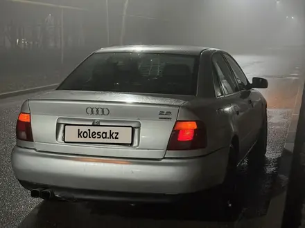 Audi A4 1996 года за 1 300 000 тг. в Алматы – фото 2