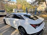 Hyundai Elantra 2024 года за 8 300 000 тг. в Алматы – фото 3
