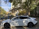 Hyundai Elantra 2024 года за 8 300 000 тг. в Алматы – фото 5