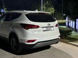 Hyundai Santa Fe 2018 года за 9 000 000 тг. в Шымкент – фото 2