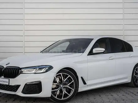 BMW 530 2021 года за 23 000 000 тг. в Астана – фото 2