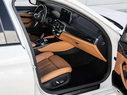 BMW 530 2021 года за 23 000 000 тг. в Астана – фото 10