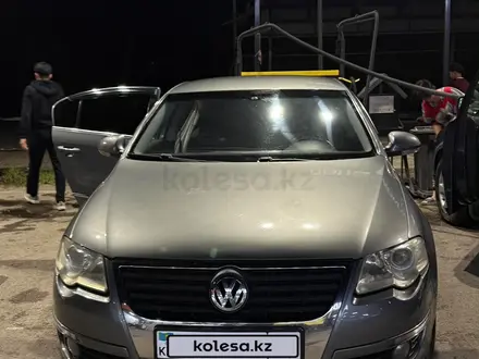 Volkswagen Passat 2007 года за 3 500 000 тг. в Алматы – фото 9