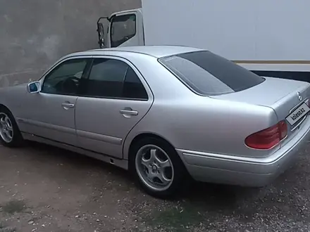 Mercedes-Benz E 320 1998 года за 4 000 000 тг. в Шымкент – фото 3