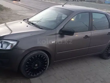 ВАЗ (Lada) Granta 2190 2018 года за 4 000 000 тг. в Атырау – фото 2