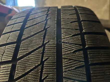 275/40R19 255/40 R19 Зимняя резина без дефектов, в идеальном состоянии за 150 000 тг. в Алматы