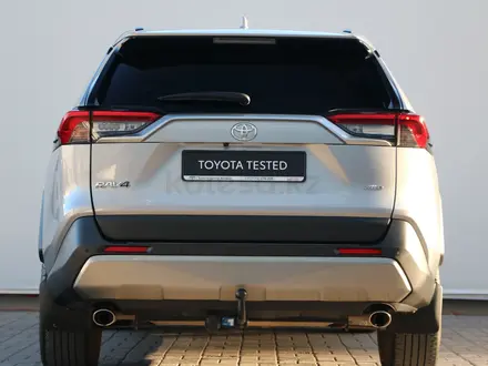 Toyota RAV4 Luxe 2023 года за 15 850 000 тг. в Астана – фото 4