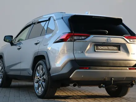 Toyota RAV4 Luxe 2023 года за 15 850 000 тг. в Астана – фото 2