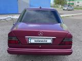 Mercedes-Benz E 220 1994 года за 2 400 000 тг. в Караганда – фото 5
