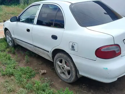 Hyundai Accent 1997 года за 650 000 тг. в Семей – фото 4