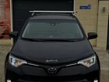 Toyota RAV4 2018 года за 9 700 000 тг. в Уральск