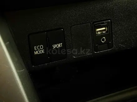 Toyota RAV4 2018 года за 9 700 000 тг. в Уральск – фото 14