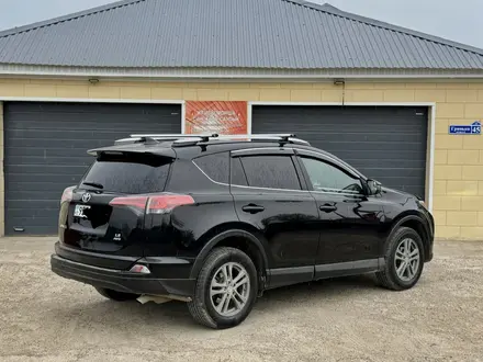 Toyota RAV4 2018 года за 9 700 000 тг. в Уральск – фото 4