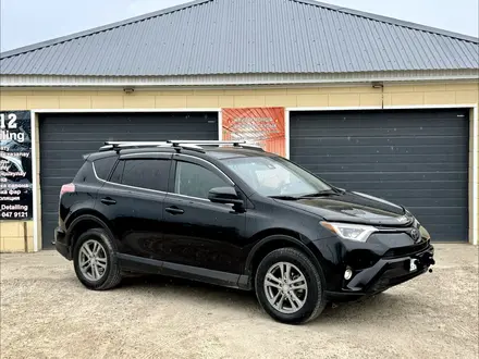 Toyota RAV4 2018 года за 9 700 000 тг. в Уральск – фото 5