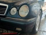 Mercedes-Benz E 320 1997 годаүшін2 300 000 тг. в Жанаозен