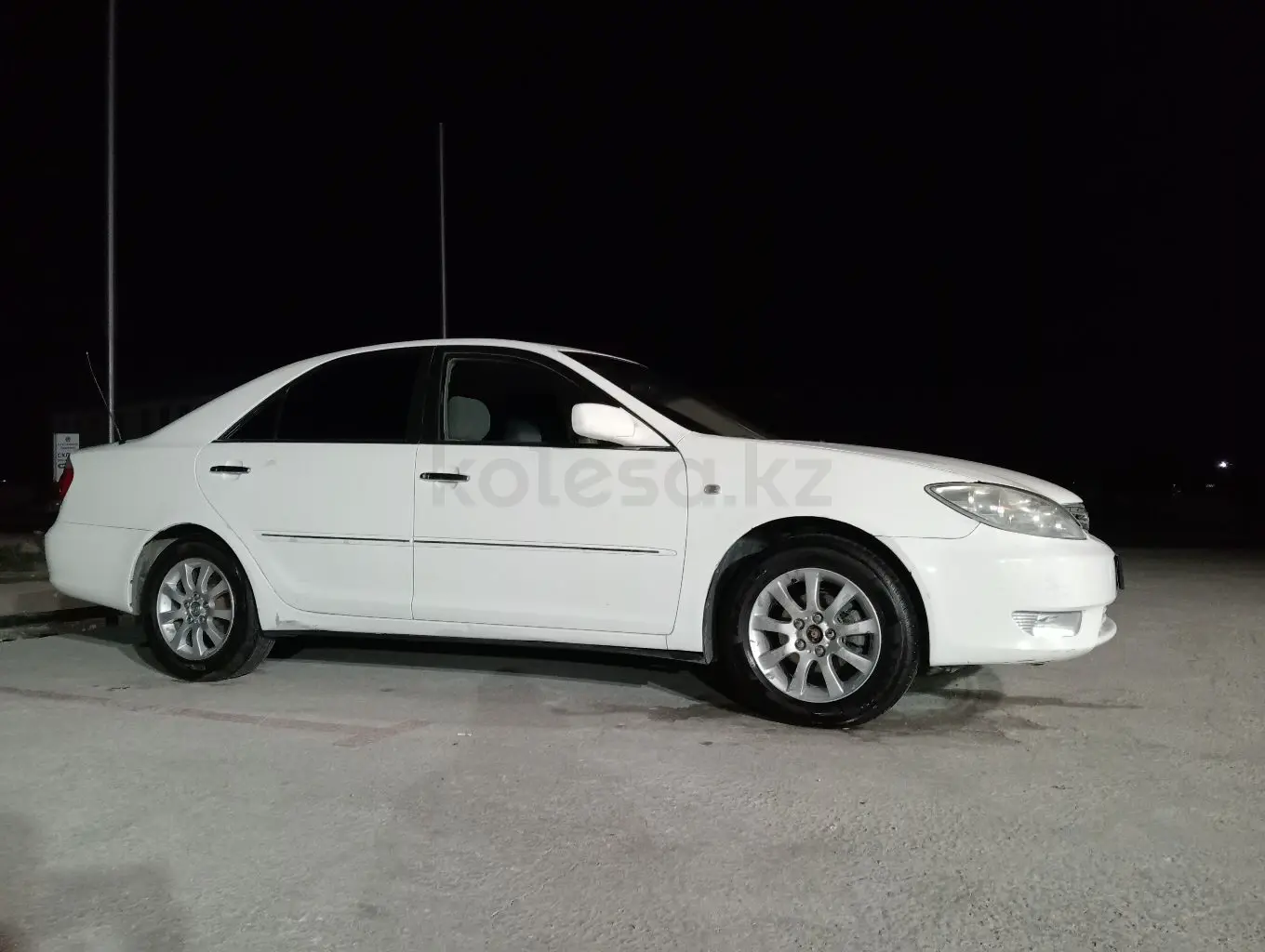 Toyota Camry, 2004