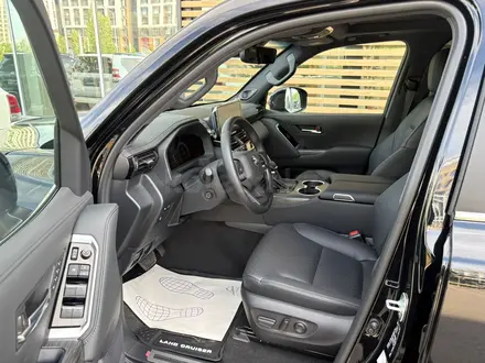 Toyota Land Cruiser Premium 2025 года за 66 400 000 тг. в Астана – фото 12