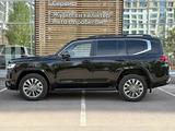 Toyota Land Cruiser Premium 2025 года за 66 400 000 тг. в Астана – фото 3