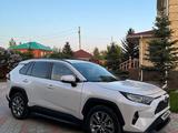 Toyota RAV4 2020 года за 18 500 000 тг. в Алматы – фото 2